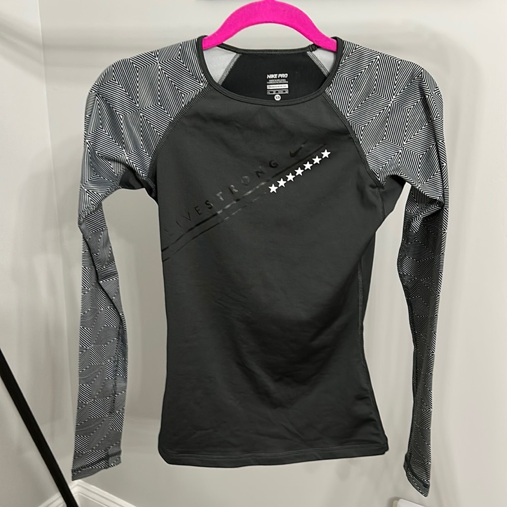 Nike Pro Livestrong Black and Grey Long Sleeve Thermal Workout Athletic Top